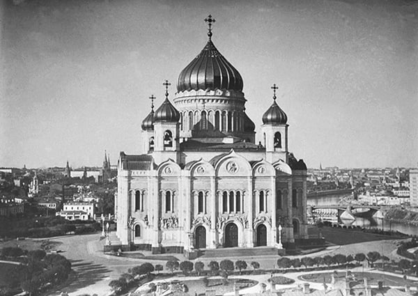 5 декабря 2016 года. Ровно 85 лет назад в полдень был взорван храм-памятник воинской славы, главный собор России - храм Христа Спасителя.